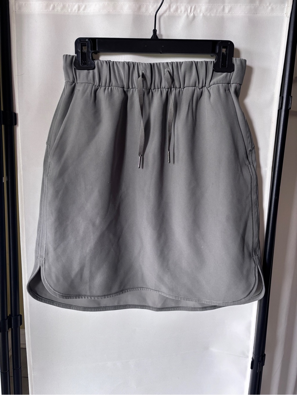 lululemon athletica Gray Elastic Drawstring Mini Skirt